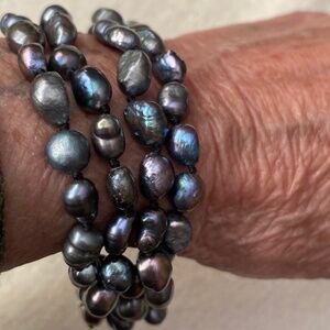 Natural freshwater cultured pearls rainbow peacock color/black baroque bracelet